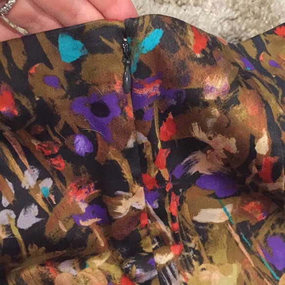 NWT Mini Skirt - Picture 4 of 5